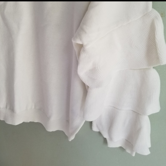 John and Jenn frill sleeve top - Picture 8 of 13